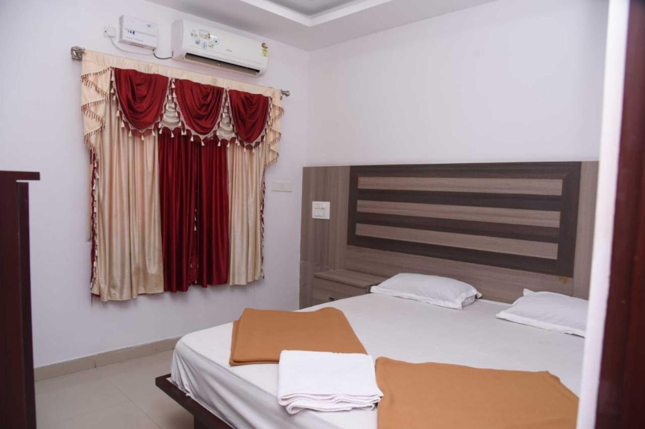 Star Bliss Plaza Hotel Bangalore Bagian luar foto